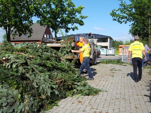 ../fotos/weltrekordversuch_ostrhauderfehn_2019/2019-06-11 17.32.57.jpg